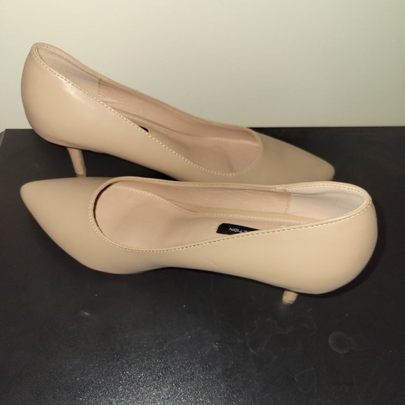 Cute Natural Pumps - Picture 3 of 3